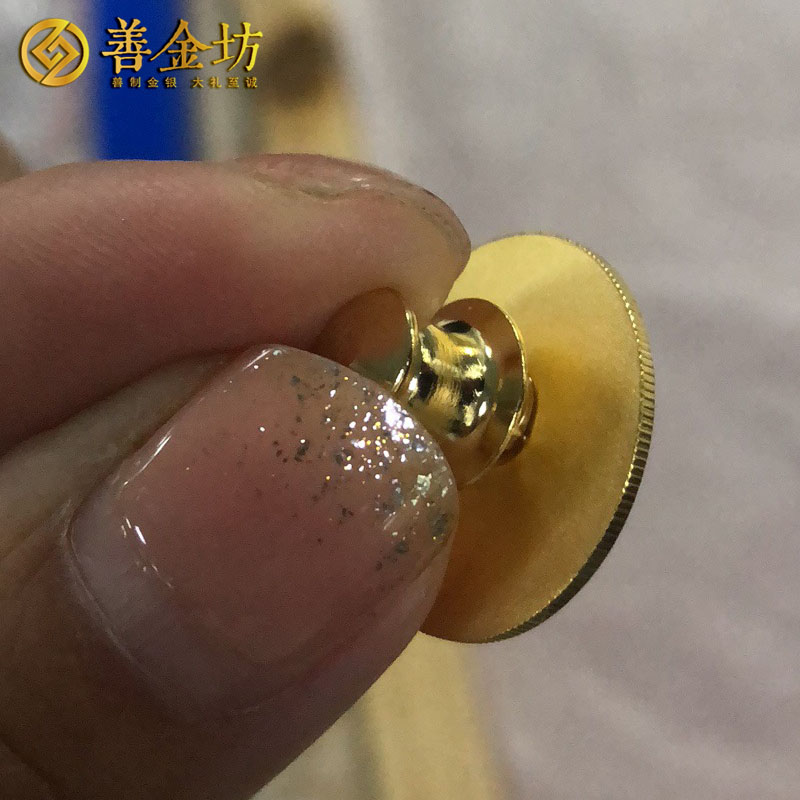 內(nèi)蒙古國(guó)際商友圈純金徽章_徽章定制 胸章制作 胸針定制 5克純金徽章 宣傳饋贈(zèng)