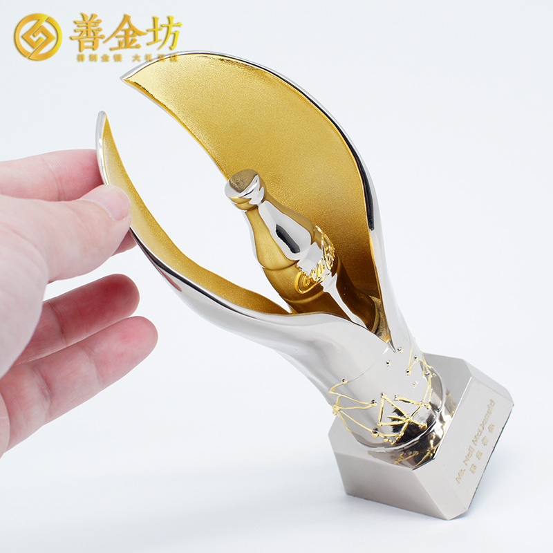 上?？煽诳蓸范ㄖ屏Ⅲw擺件_純銀立體擺件 純銀擺件定制 立體擺件定制 立體貴金屬 員工福利
