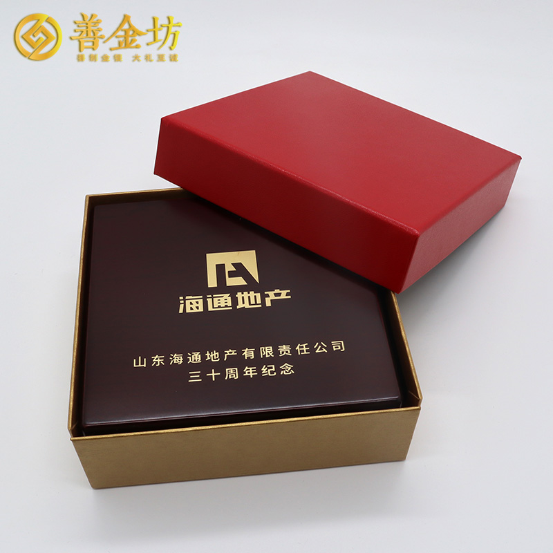 山東海通地產(chǎn)三十周年定制銀鑲金紀念章_ 紀念金幣制作 銀幣制作 紀念章制作 定做銀幣